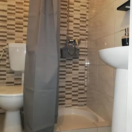 West Coast Guest house 2*