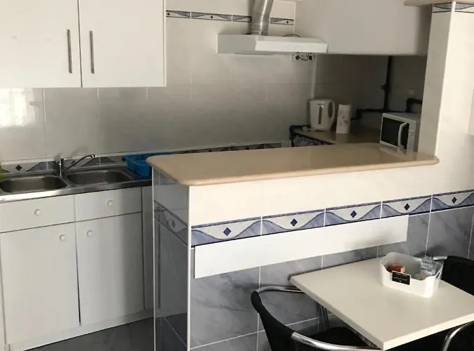 West Coast Affittacamere 3*