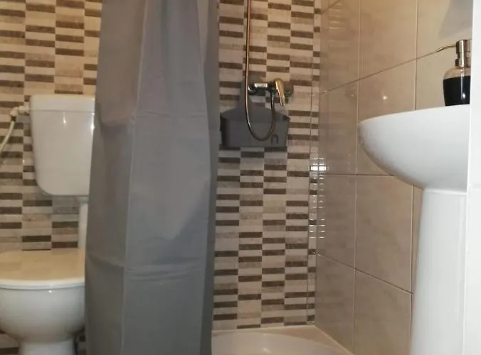 West Coast Affittacamere 3*